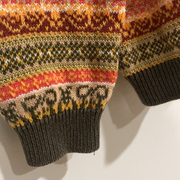 Colorful Patterned Sweater - Picture 5 of 7